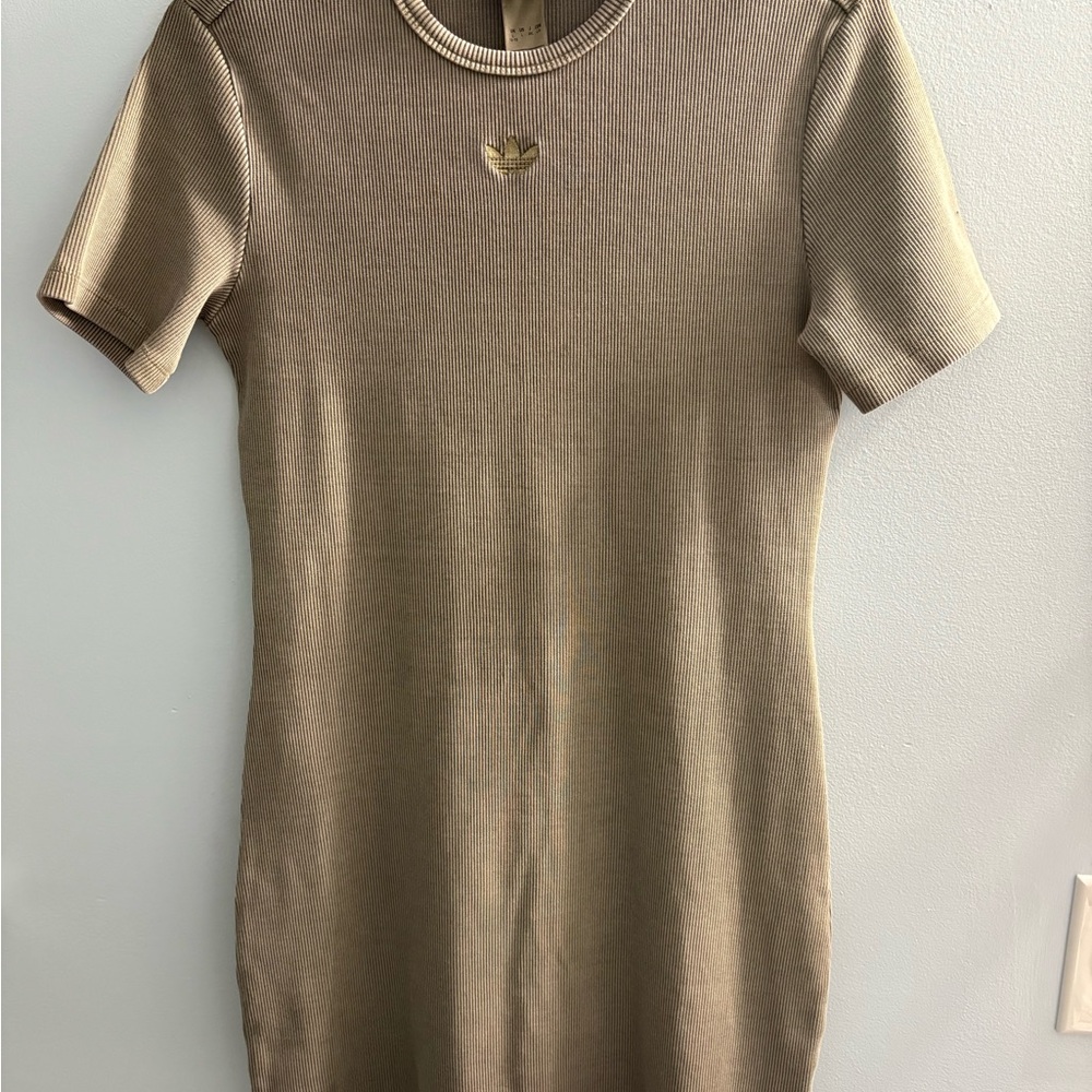 Adidas Gray Ribbed Tee with Gold Logo